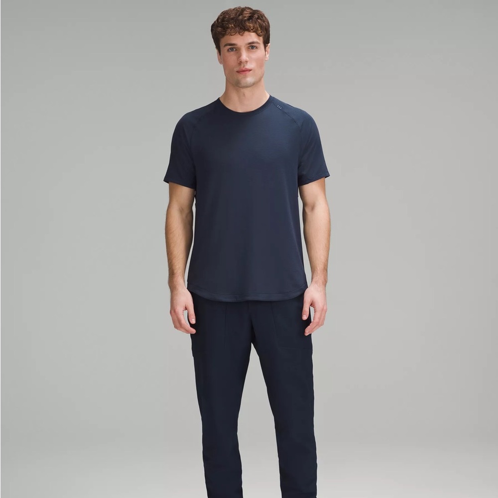 Lululemon License to Train Relaxed Short Sleeve XL ~ super soft!